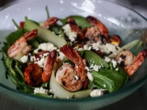 keto grilled prawns salad with warm lemon butter dressing (K, GF)