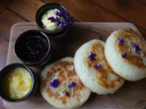 Homemade crumpets