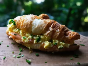 Smoked salmon croissant